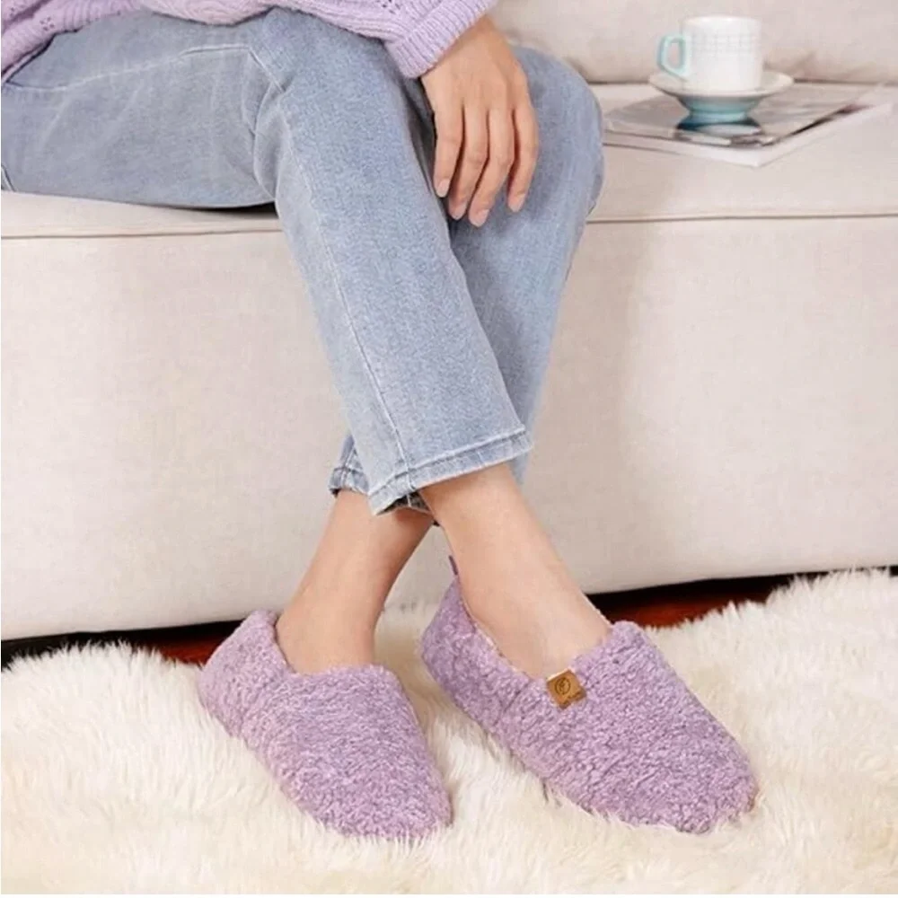 Women's Alpine Shearling Lightweight Slippers, Size 7-8 - Picture 4 of 5